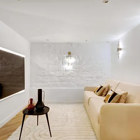 Apartment Duplex De Luxe Avec Billard Et Baignoire Paris